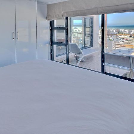 Azure 216 Apartment Bloubergstrand Bagian luar foto