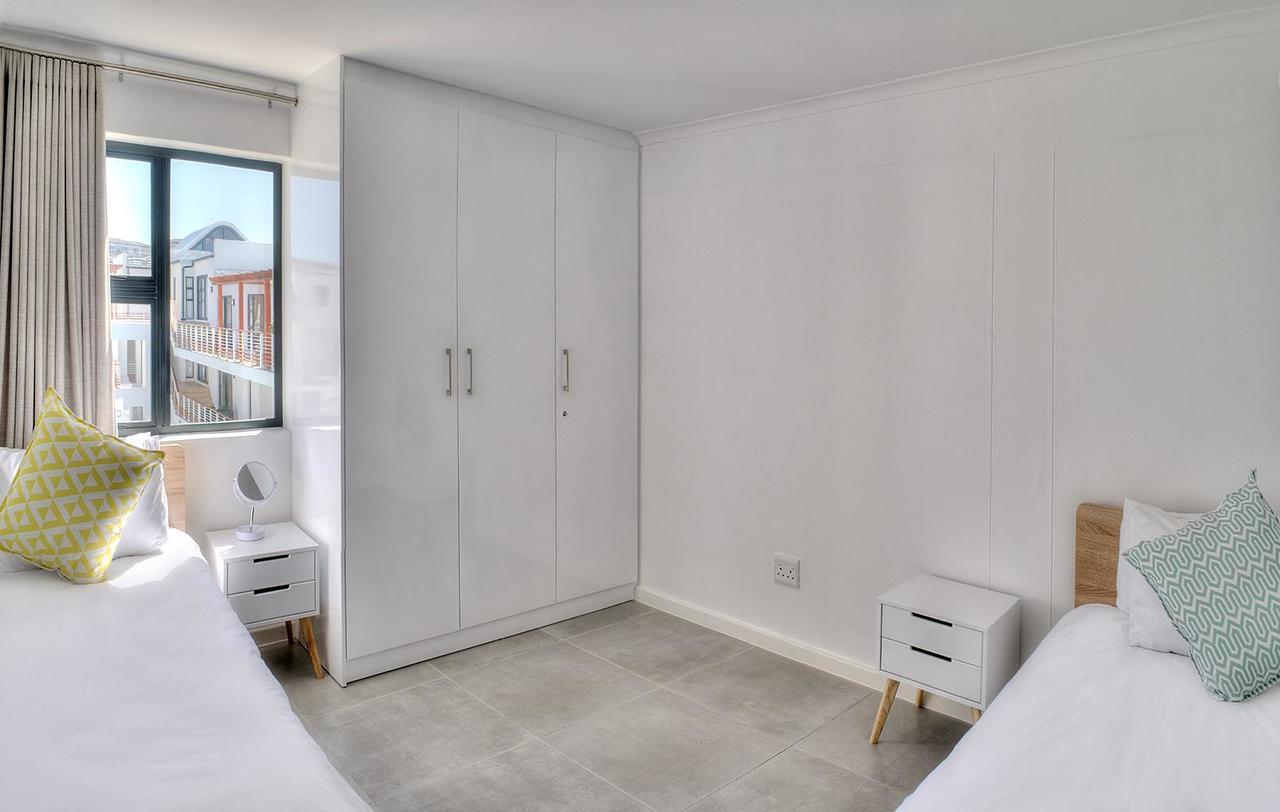 Azure 216 Apartment Bloubergstrand Bagian luar foto